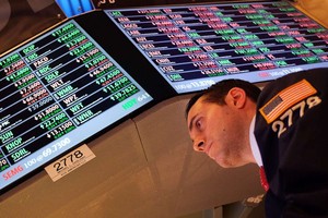 Giới đầu tư xả mạnh cổ phiếu khi lợi suất trái phiếu Mỹ leo cao